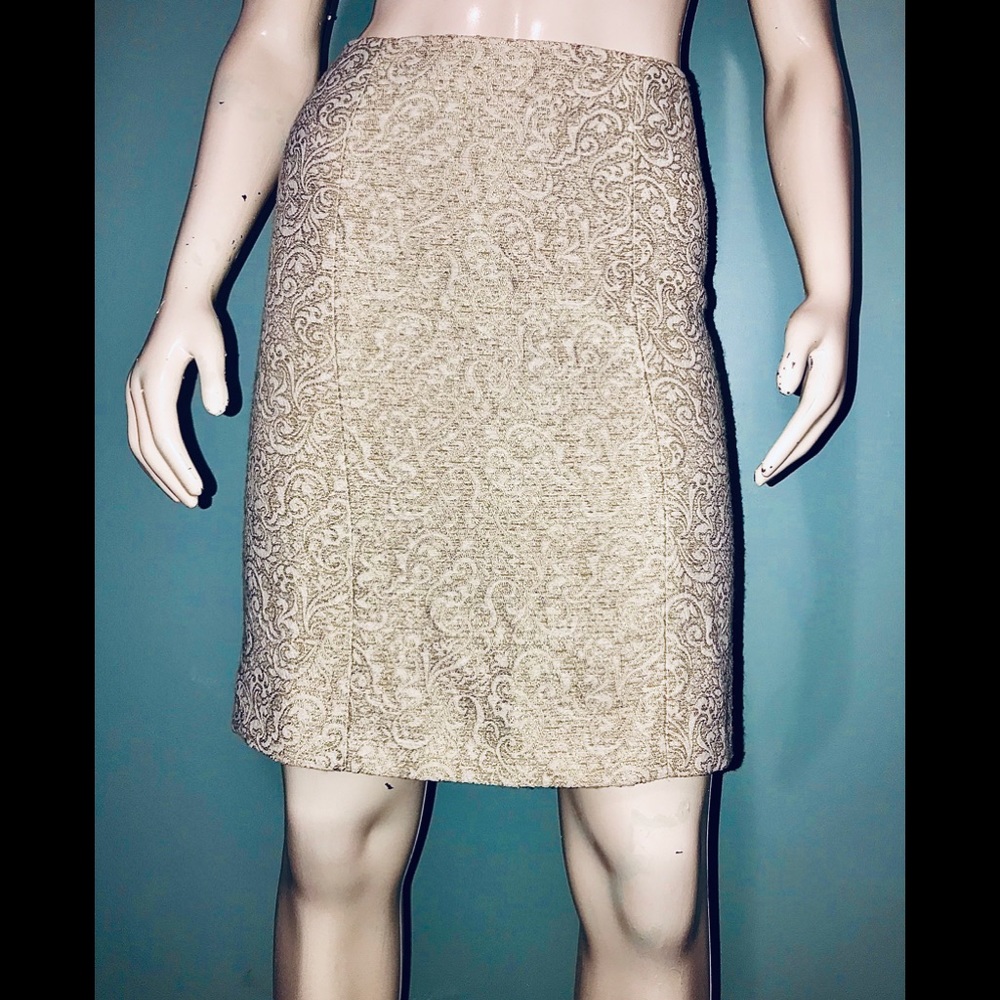 ANN TAYLOR • Gold Brocade Pencil Skirt / size (2P)